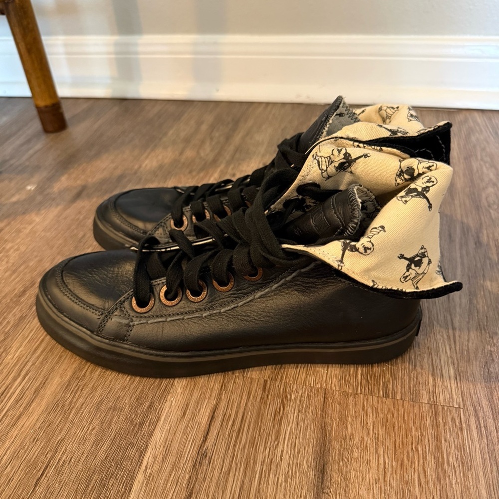 True Religion High Top Fold Down Sneakers Women’s 8 Black Leather Sequin Logo - Picture 3 of 8